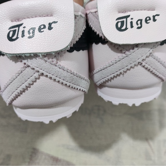 Onitsuka Tiger: Pastel Pink Mary Jane Flats - Picture 5 of 6